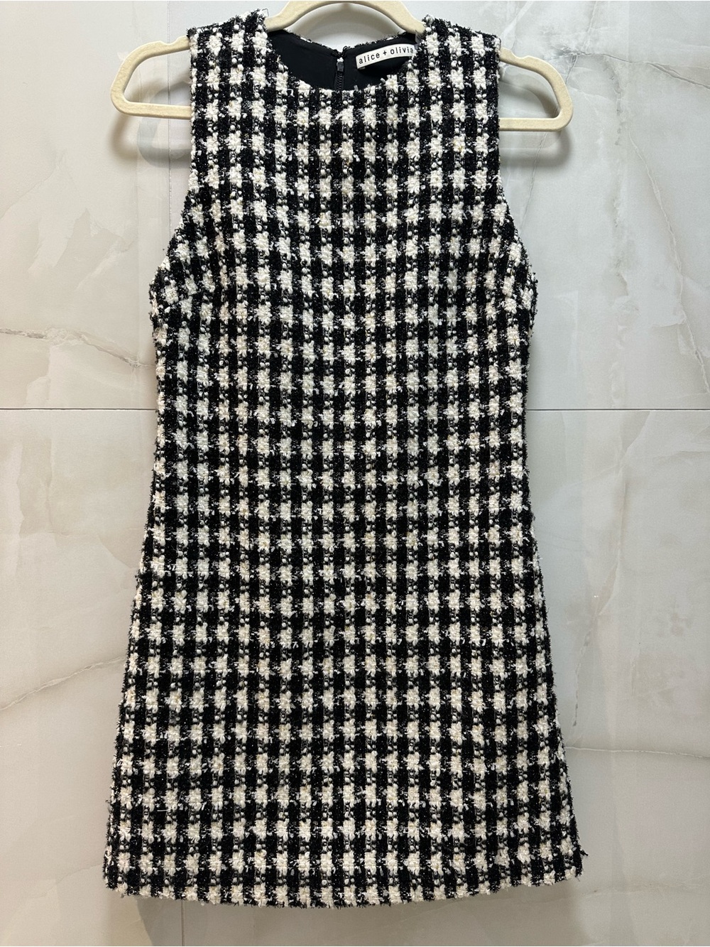 Alice + Olivia Clyde Black and White Houndstooth Tweed Sheath Dress size 0